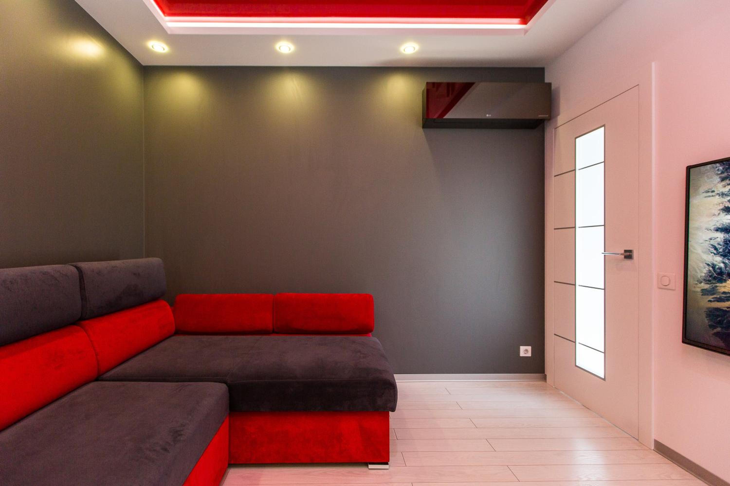 Brand new relaxing place in nice neighbourhood Jacuzzi view 3