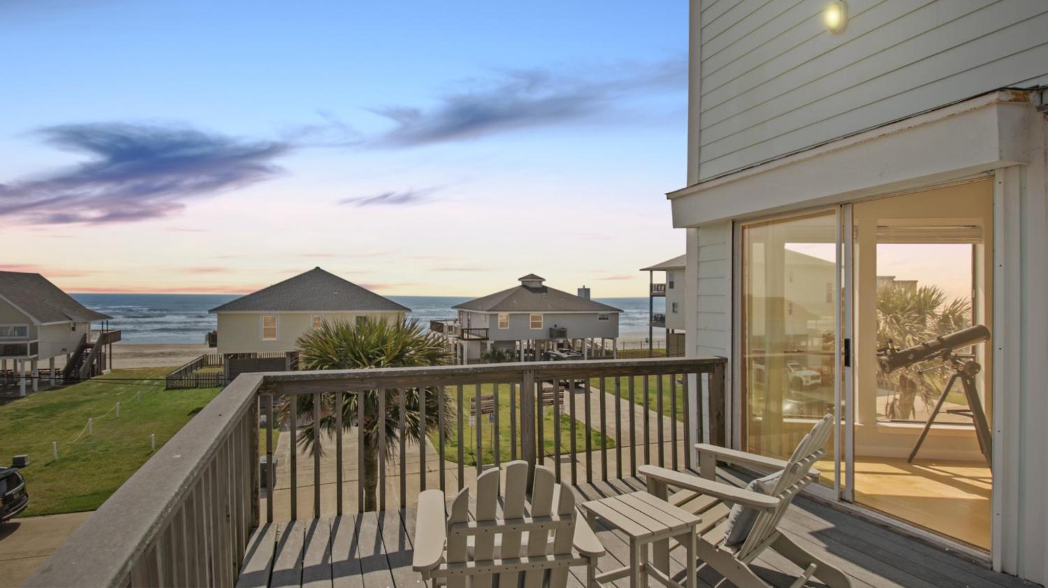 NEW ~Cozy Chic Beachside Bungalow~ STEPS TO BEACH view 2
