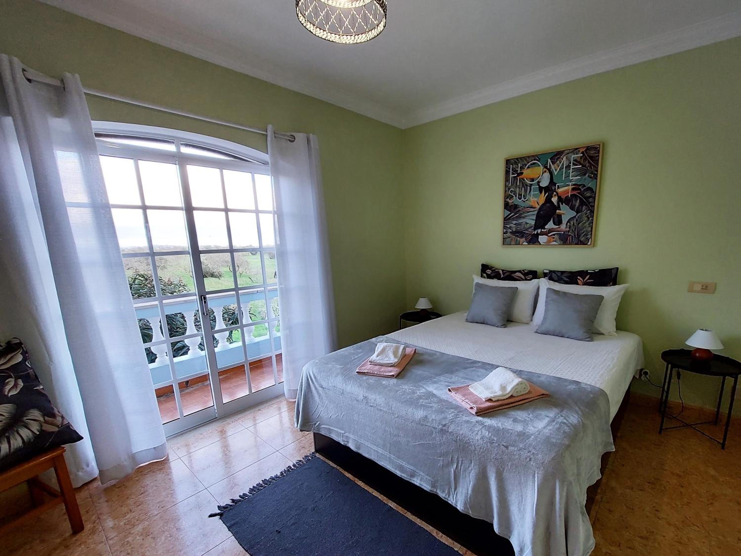 Villa Margot: grande moradia com piscina view 5