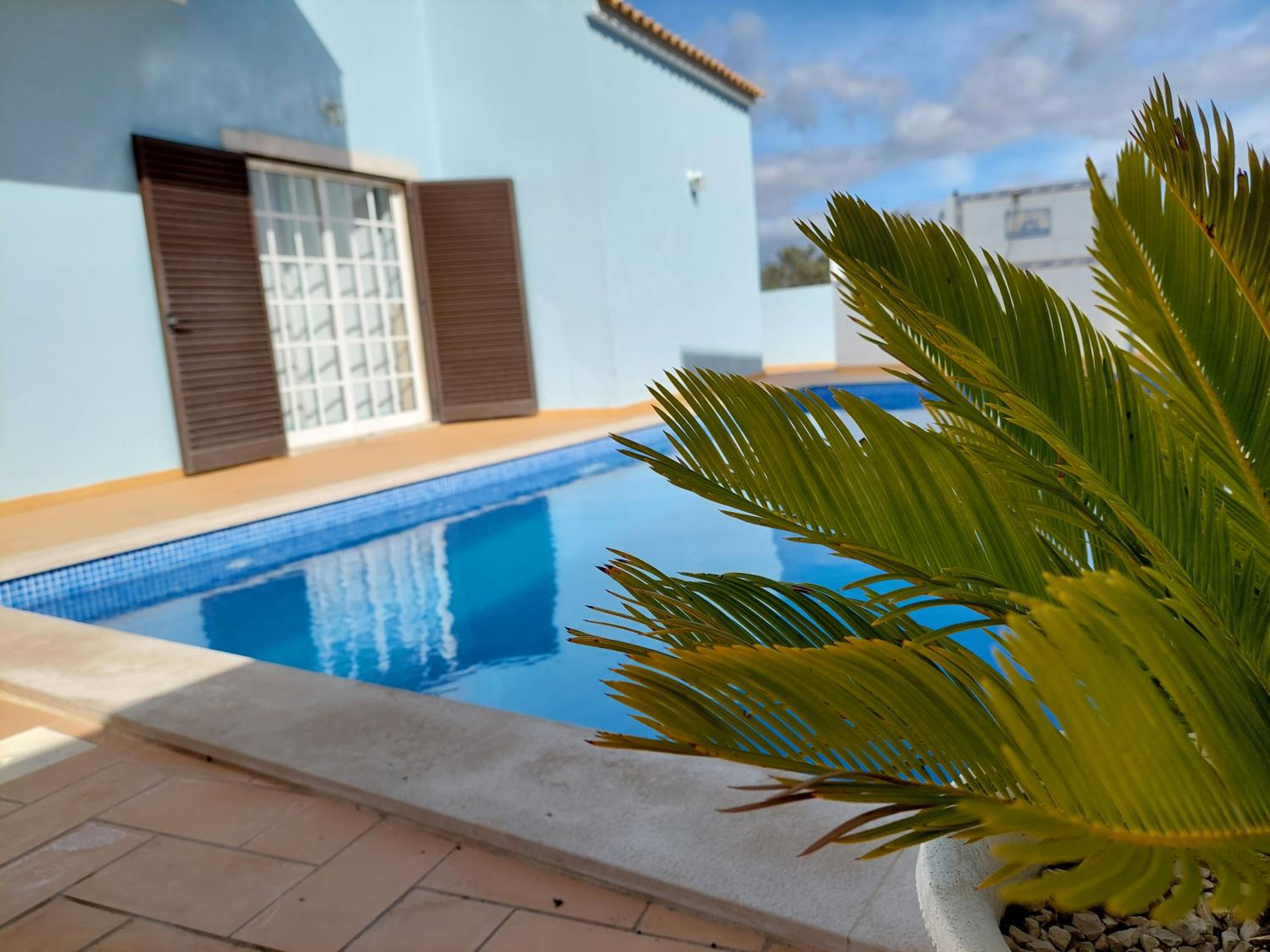Villa Margot: grande moradia com piscina view 2