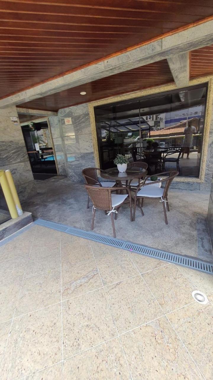 074 Cantinho da Praia - 1 quarto c/ varanda - 200 m da praia - WI FI e com área de lazer - PISCINA e Salão de Jogos e ESTACIONAMENTO GRATUITO
