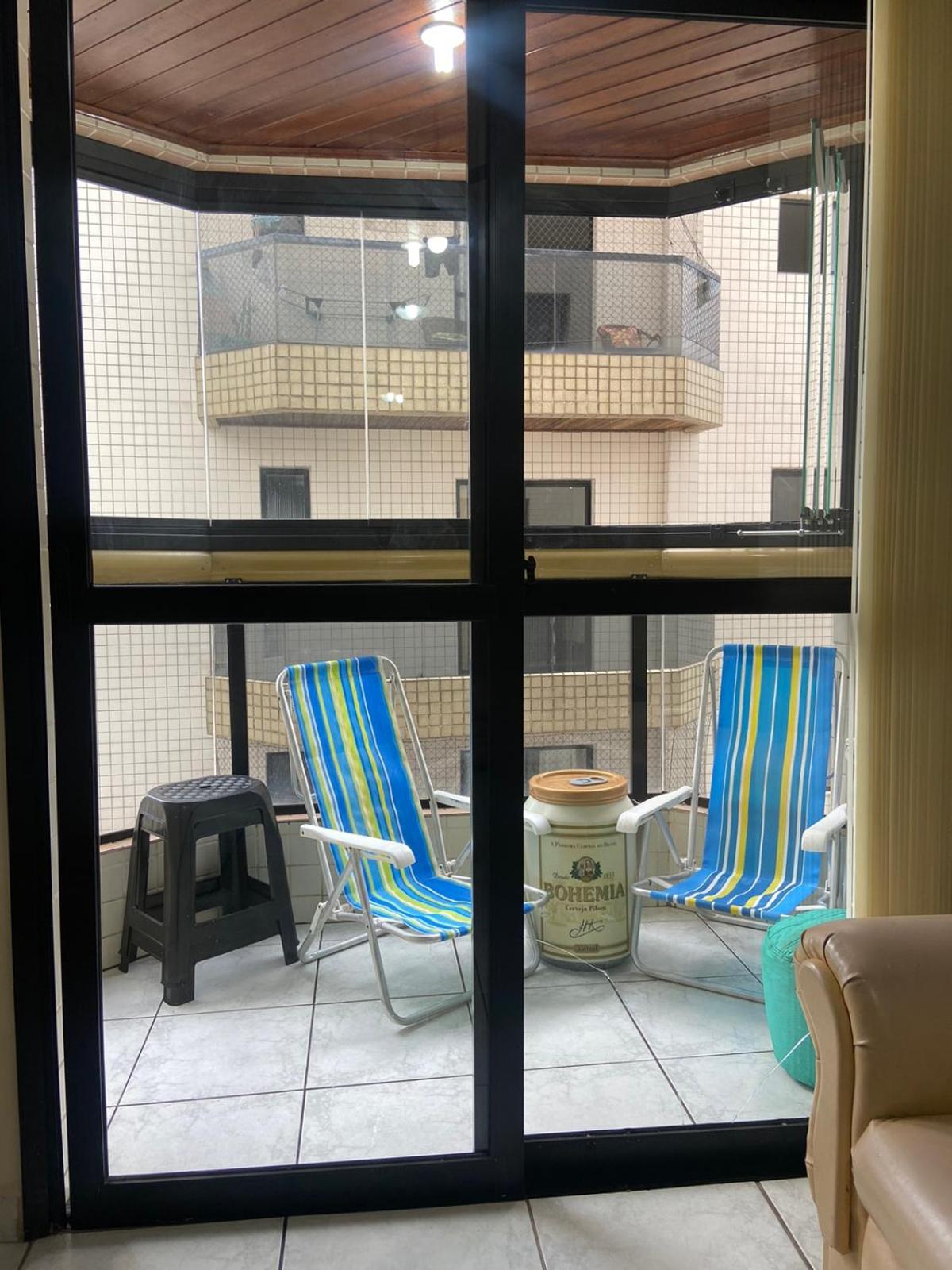 074 Cantinho da Praia - 1 quarto c/ varanda - 200 m da praia - WI FI e com área de lazer - PISCINA e Salão de Jogos e ESTACIONAMENTO GRATUITO