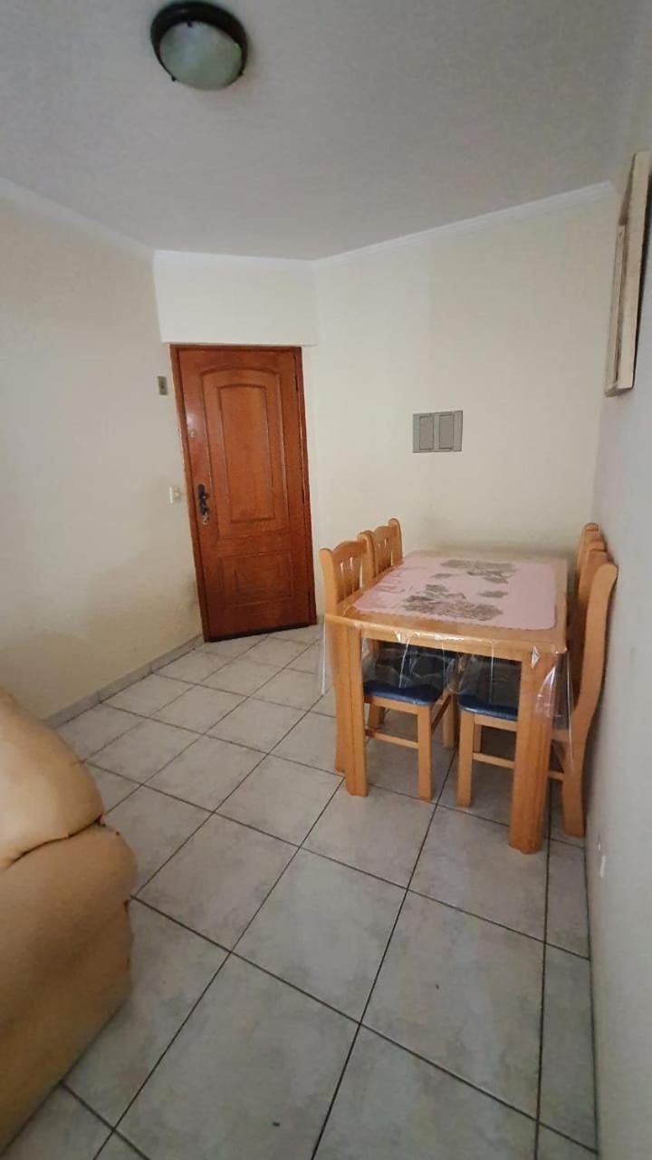 074 Cantinho da Praia - 1 quarto c/ varanda - 200 m da praia - WI FI e com área de lazer - PISCINA e Salão de Jogos e ESTACIONAMENTO GRATUITO