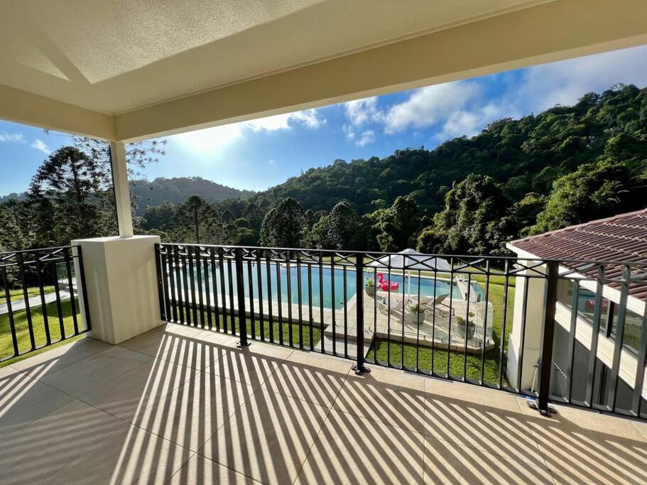 Maleny Chateau Pool Country Experience, Creek, Gym