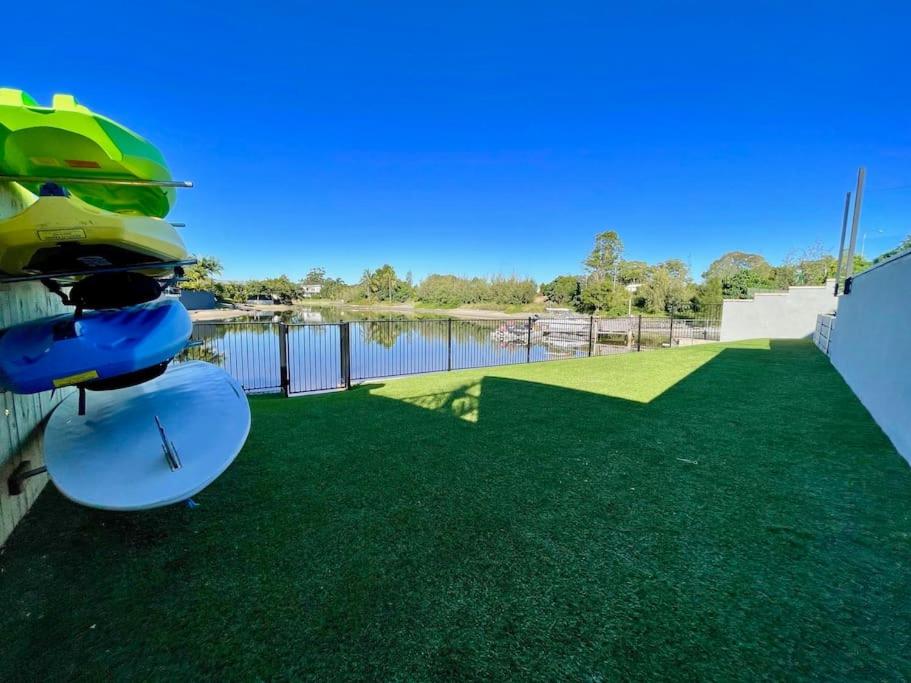 Capri Waterfront Resort-Style 5BR & Pool