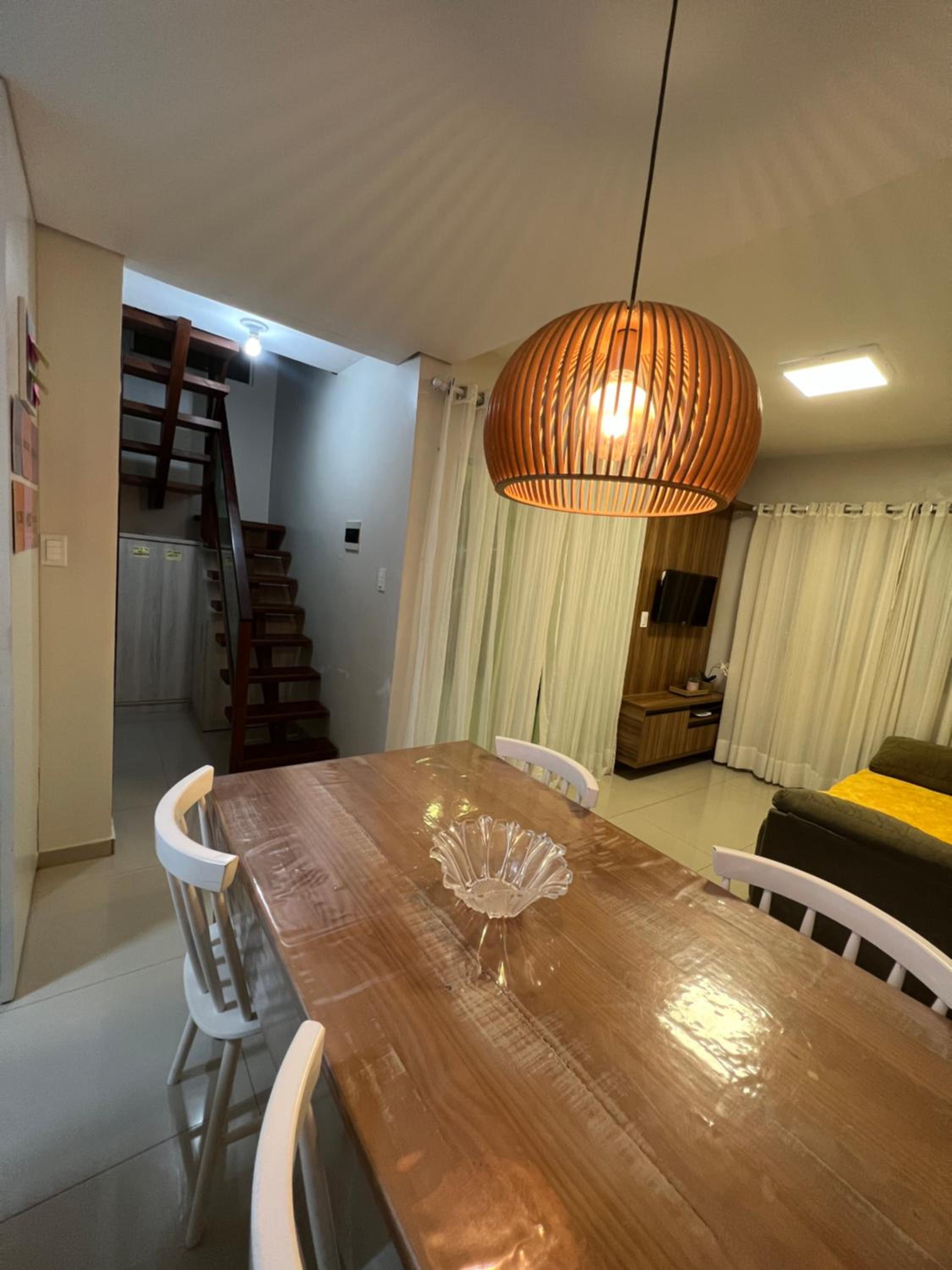 Casa em Condomínio agradável com fundo pro rio