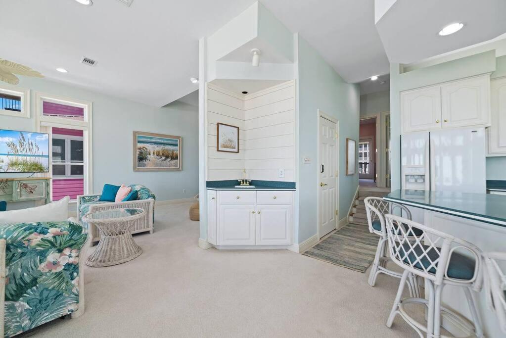 Oceanfront/Zero Steps to Beach/Views/4BR view 2