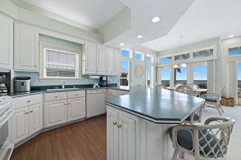 Oceanfront/Zero Steps to Beach/Views/4BR view 5