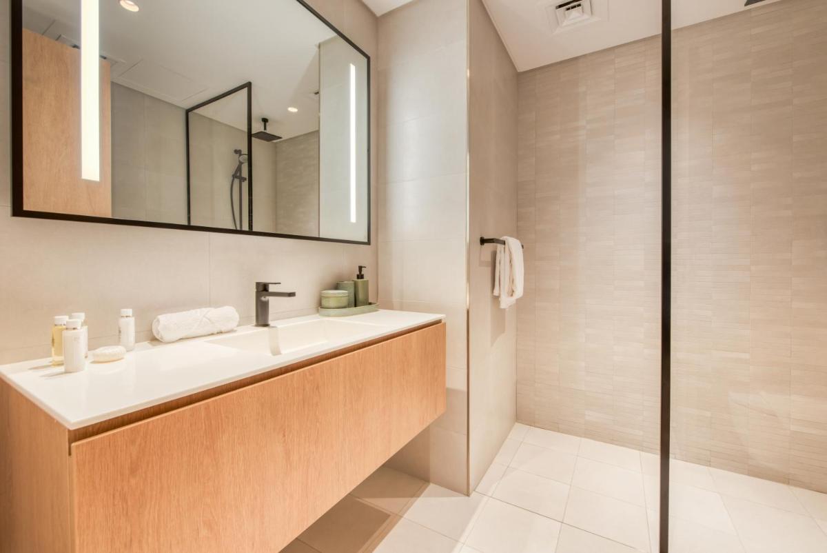 Maison Privee - Luxury, Spacious, Modern Near Burj Khalifa and Dubai Canal