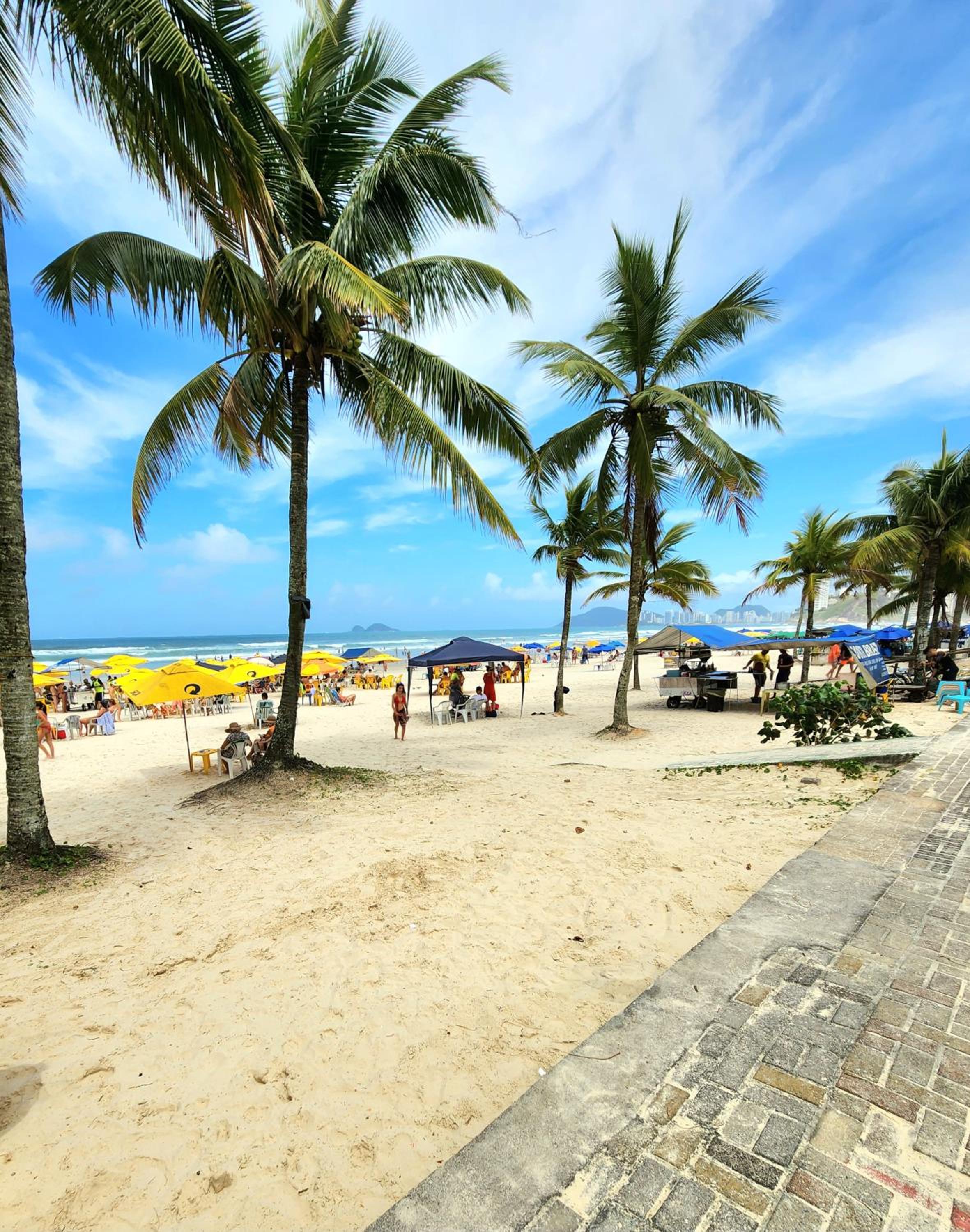 Apto Guarujá 1 Dorm com Garagem Coberta 280m da Praia