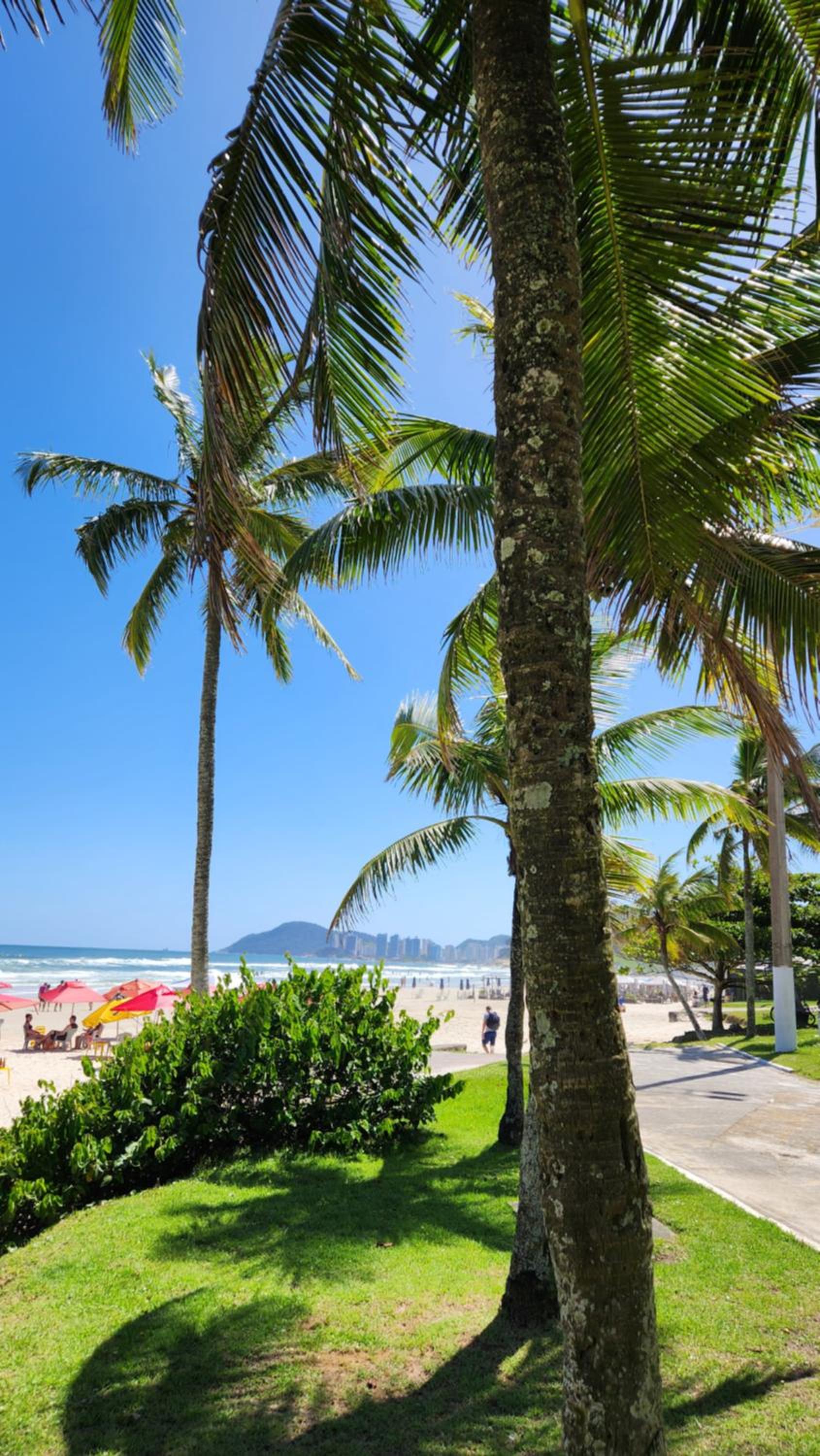 Apto Guarujá 1 Dorm com Garagem Coberta 280m da Praia