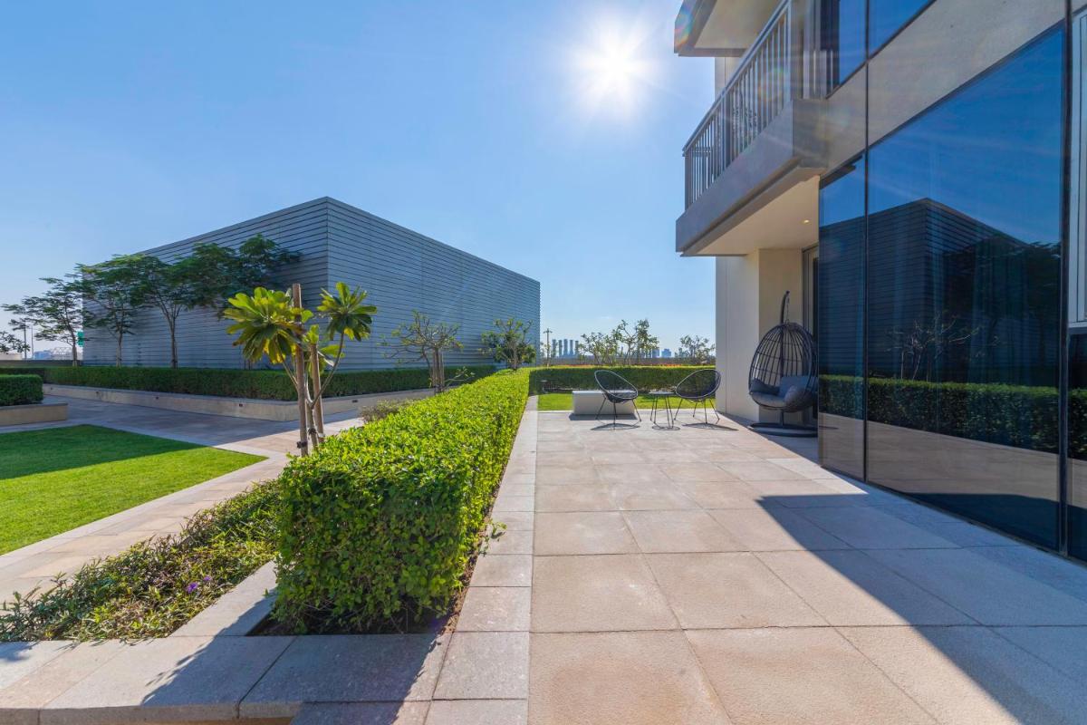 Maison Privee - 2BR with Exclusive Sea Views in 5242 Marina