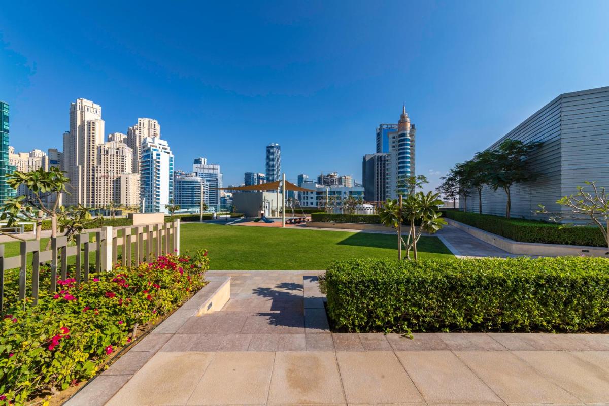 Maison Privee - 2BR with Exclusive Sea Views in 5242 Marina