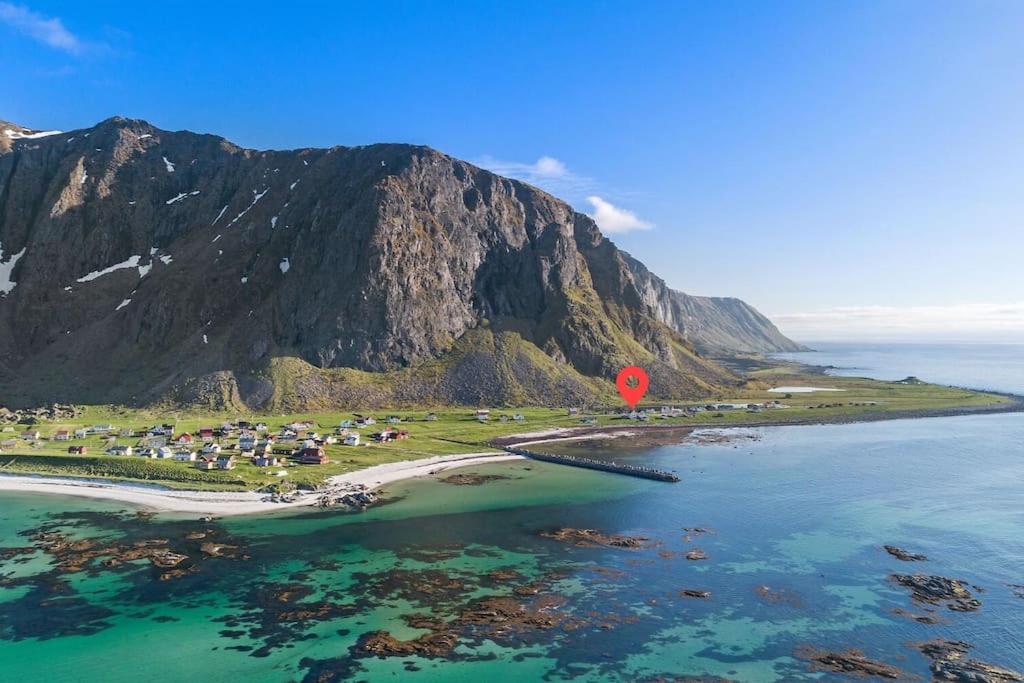House by the ocean with midnight sun view view 5