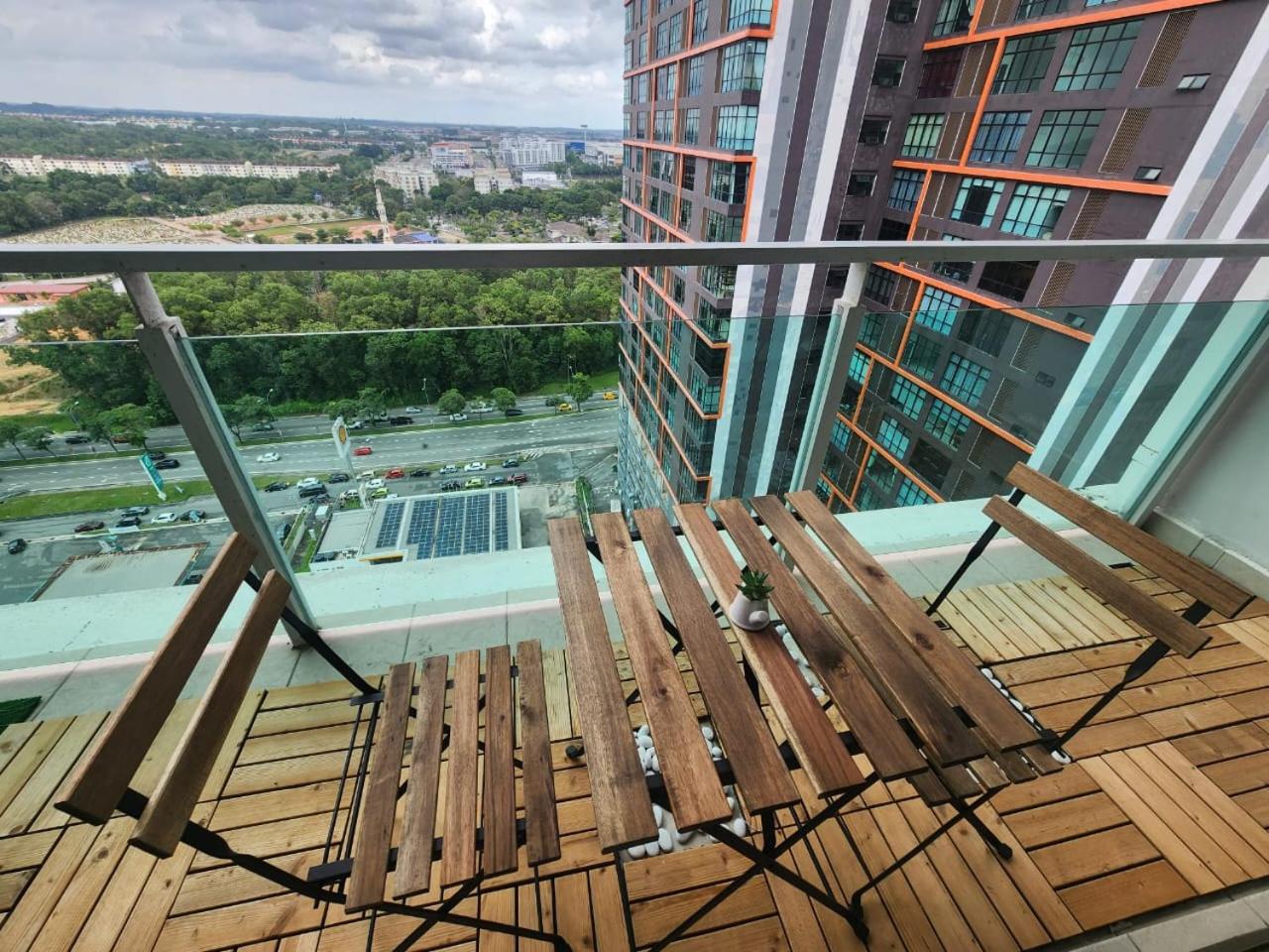 19-JY Sweet Homestay Studio High Floor at PALAZIO Mount Austin