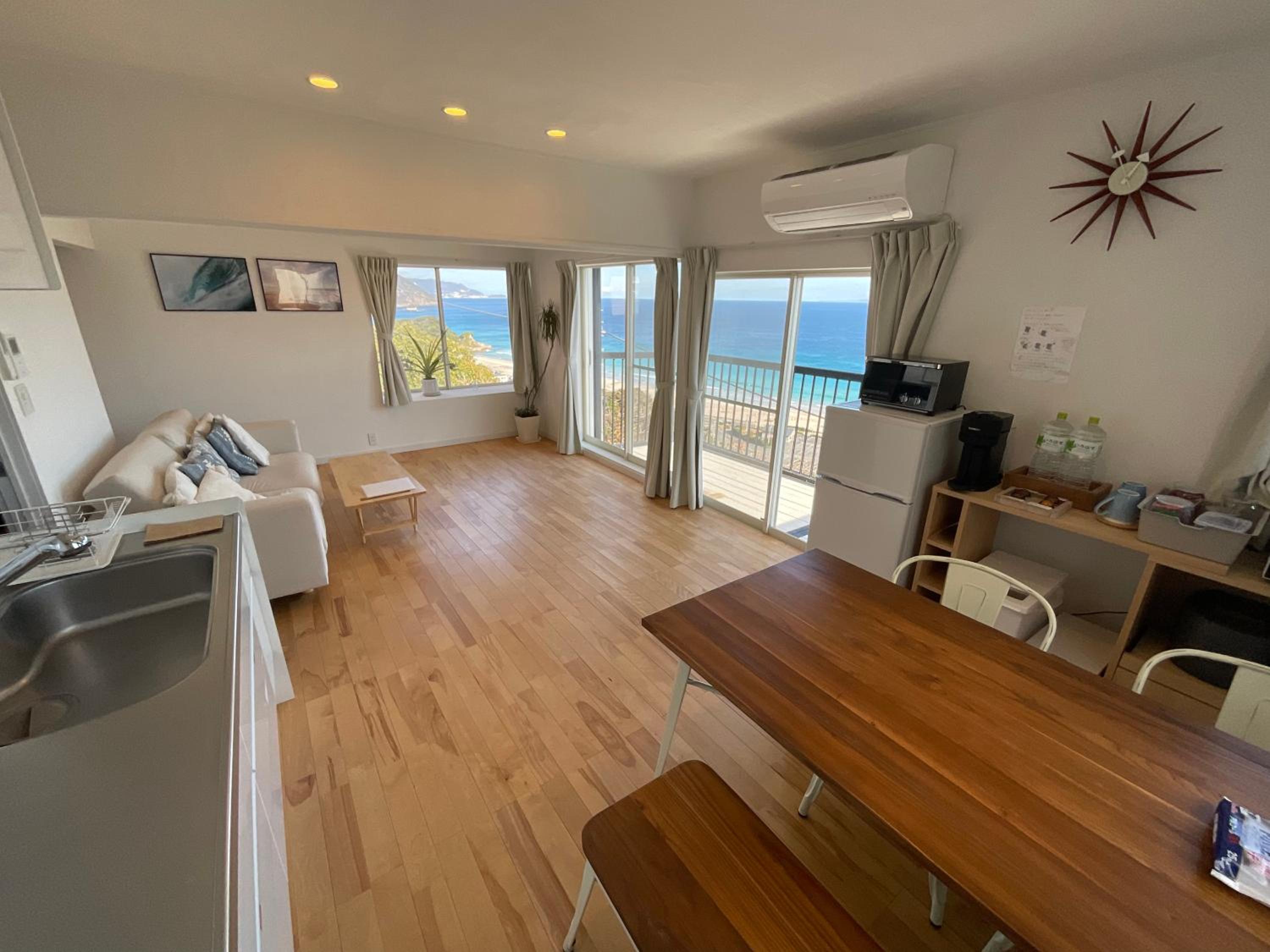 Sirahama Beach House