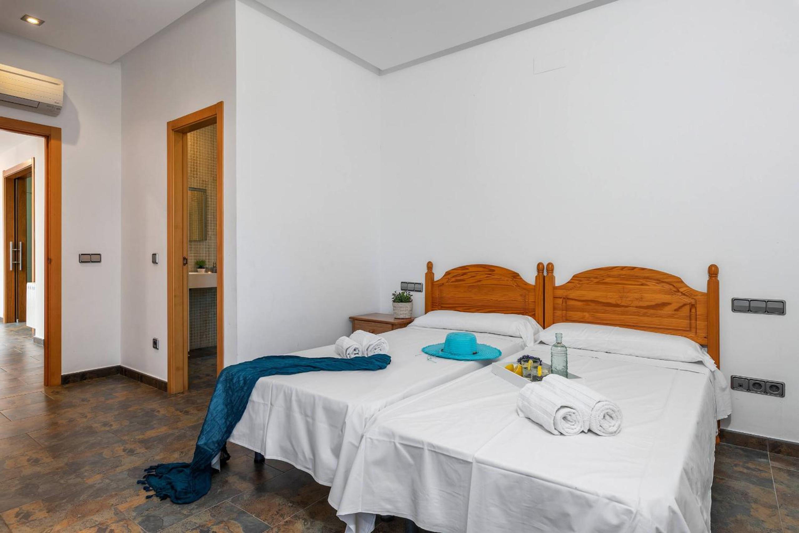 Villa Anis - PlusHolidays view 4