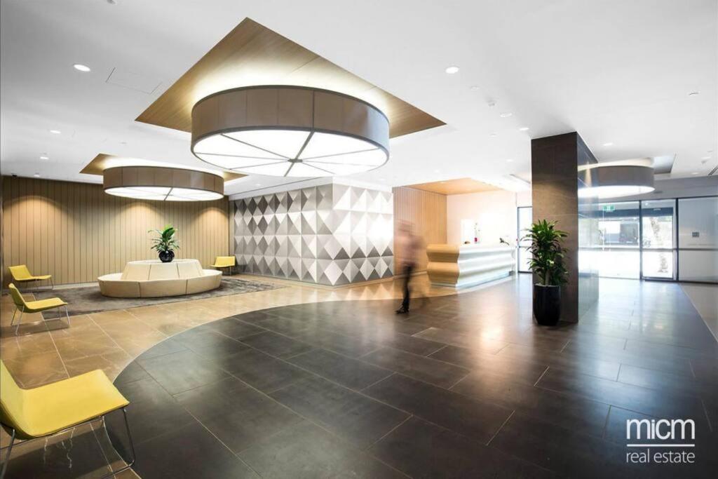 Stylish Southbank apartment Plus Free Parking for 2 Cars