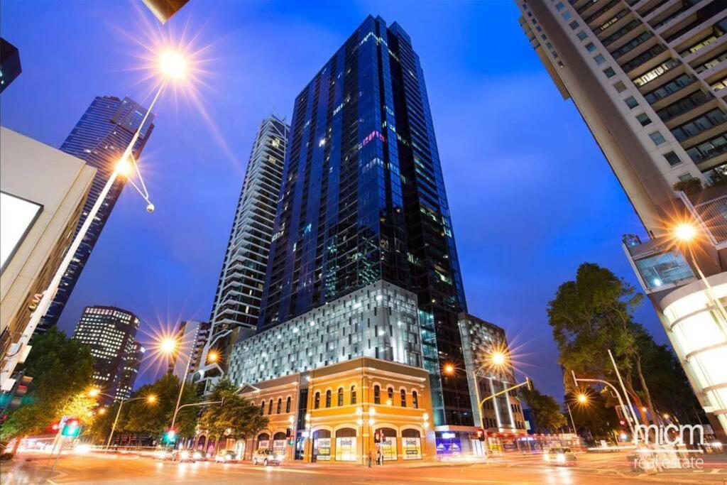 Stylish Southbank apartment Plus Free Parking for 2 Cars