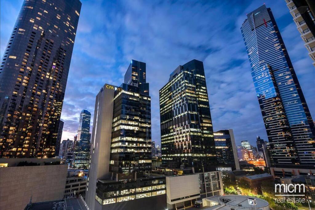 Stylish Southbank apartment Plus Free Parking for 2 Cars