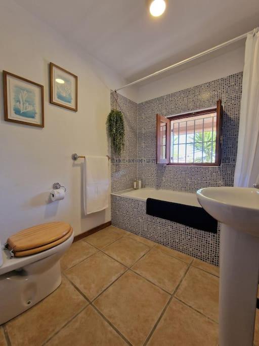 Casa Caballo a private cottage in Lubrin