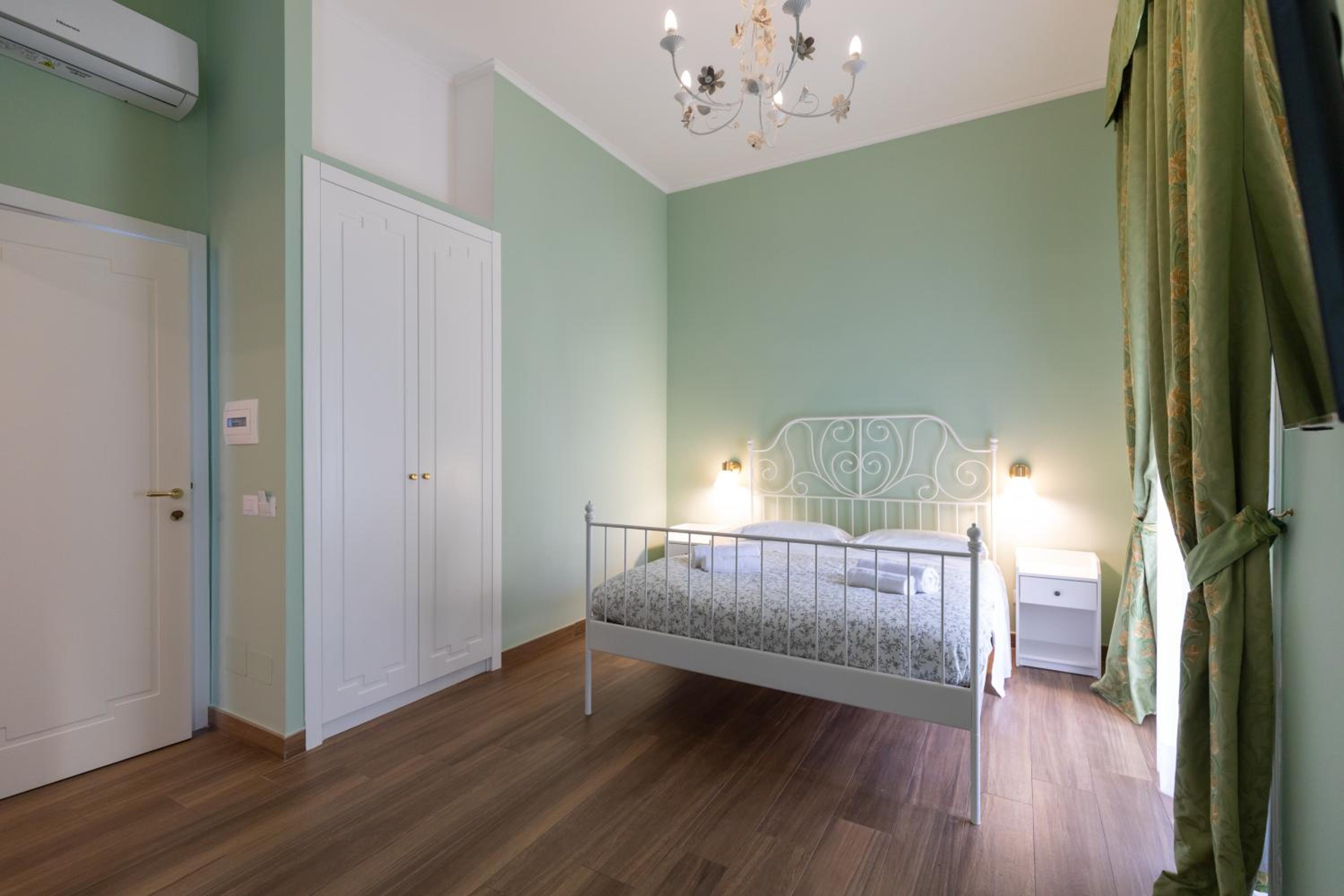 Palazzo del Principe San Severo 3 bedrooms & Terrace!