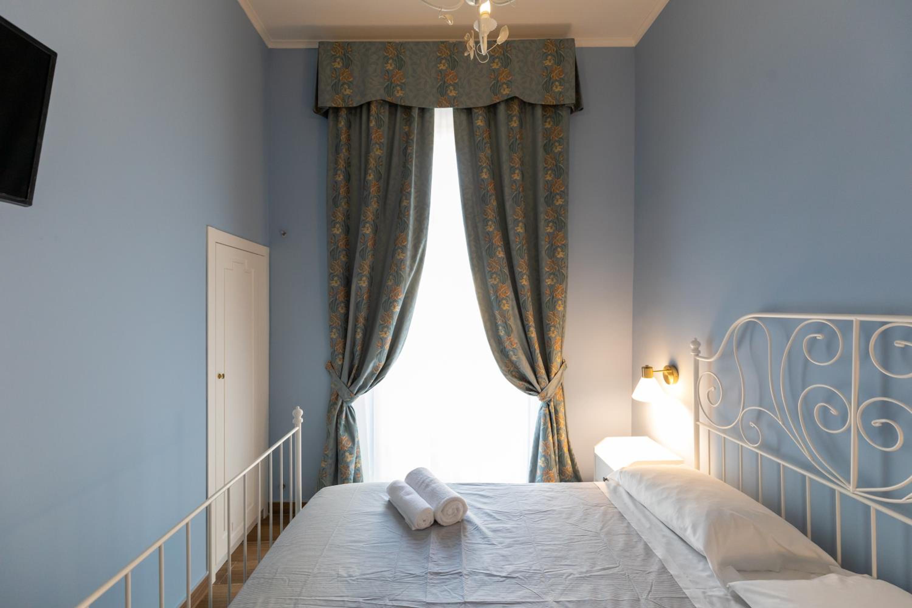 Palazzo del Principe San Severo 3 bedrooms & Terrace!