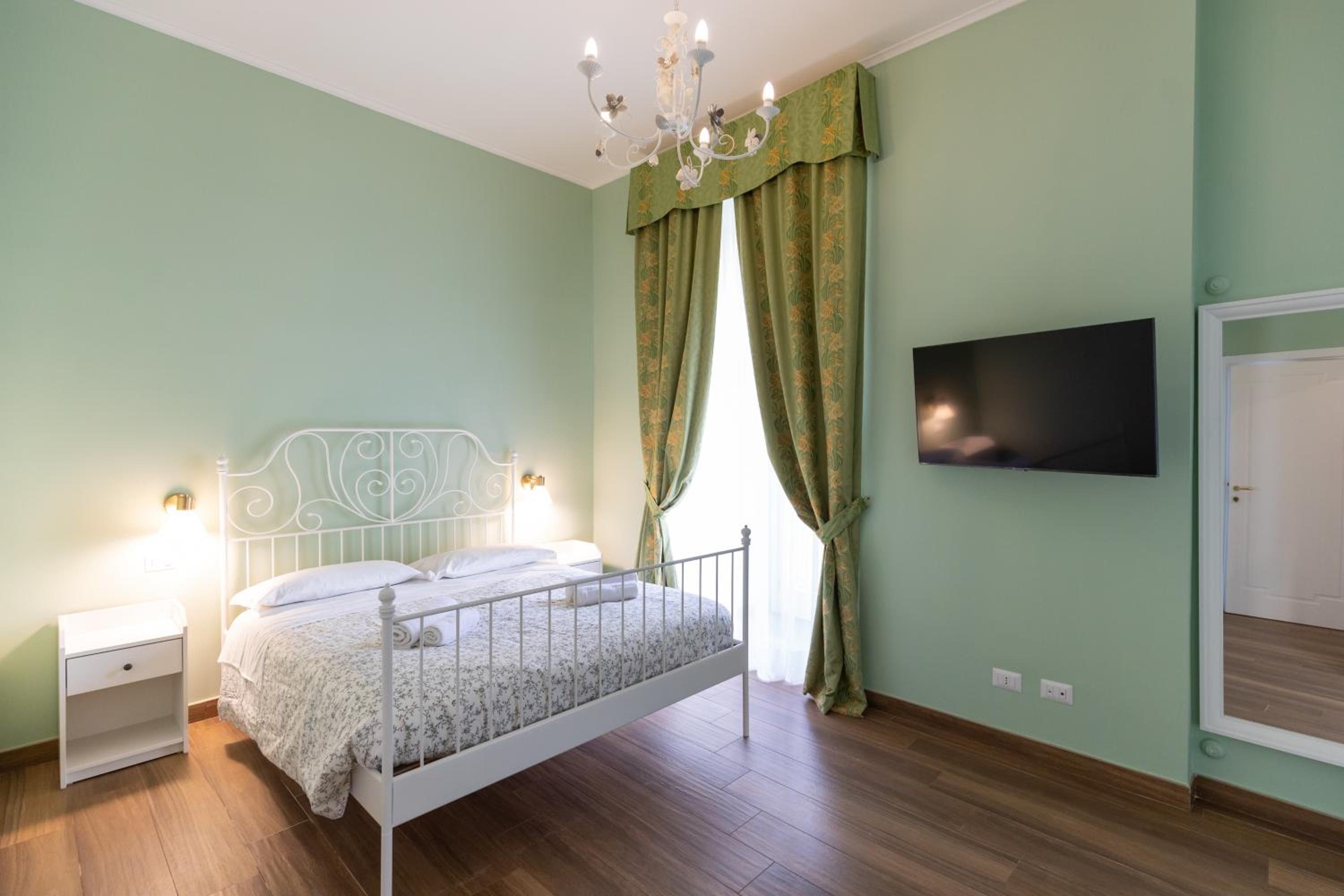 Palazzo del Principe San Severo 3 bedrooms & Terrace!