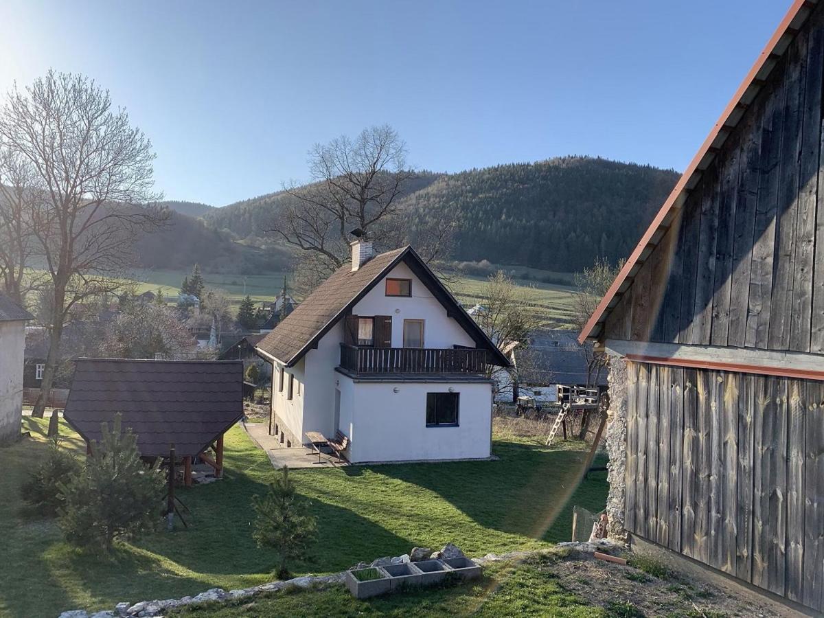Chalupa Nad Lipou - Čičmany, turistika, sauna, krb view 3
