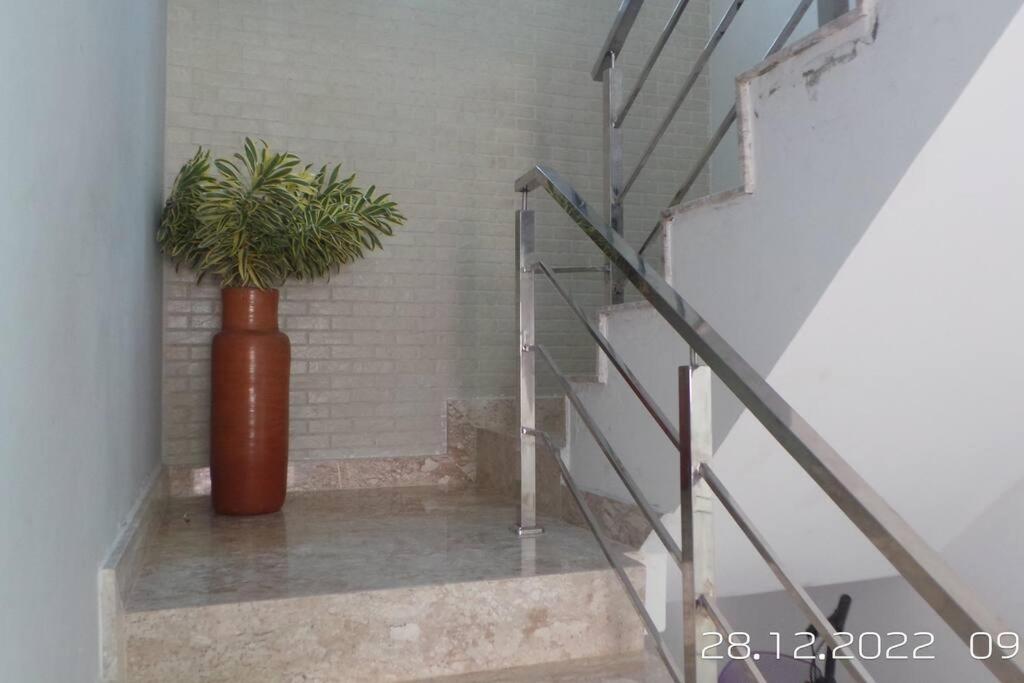 Excelente casa com Piscina