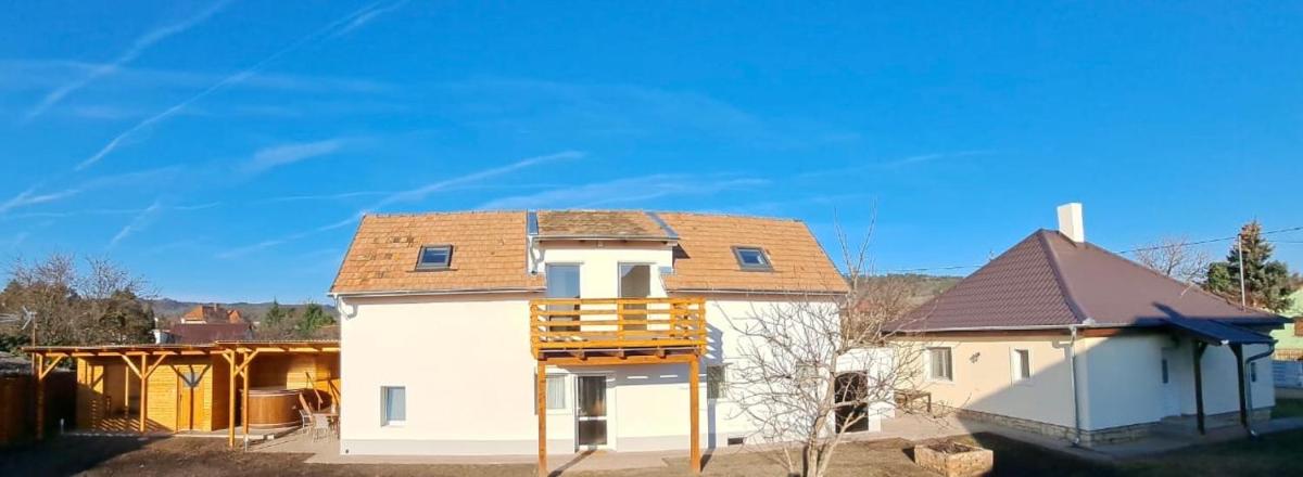 Amande House & Cottage view 3