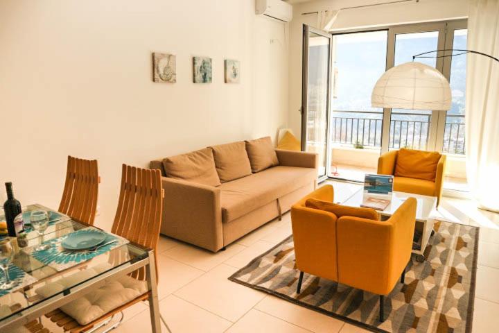 Lavender Bay Apartments D3 or D5 I by Andreas Crivellaro view 3