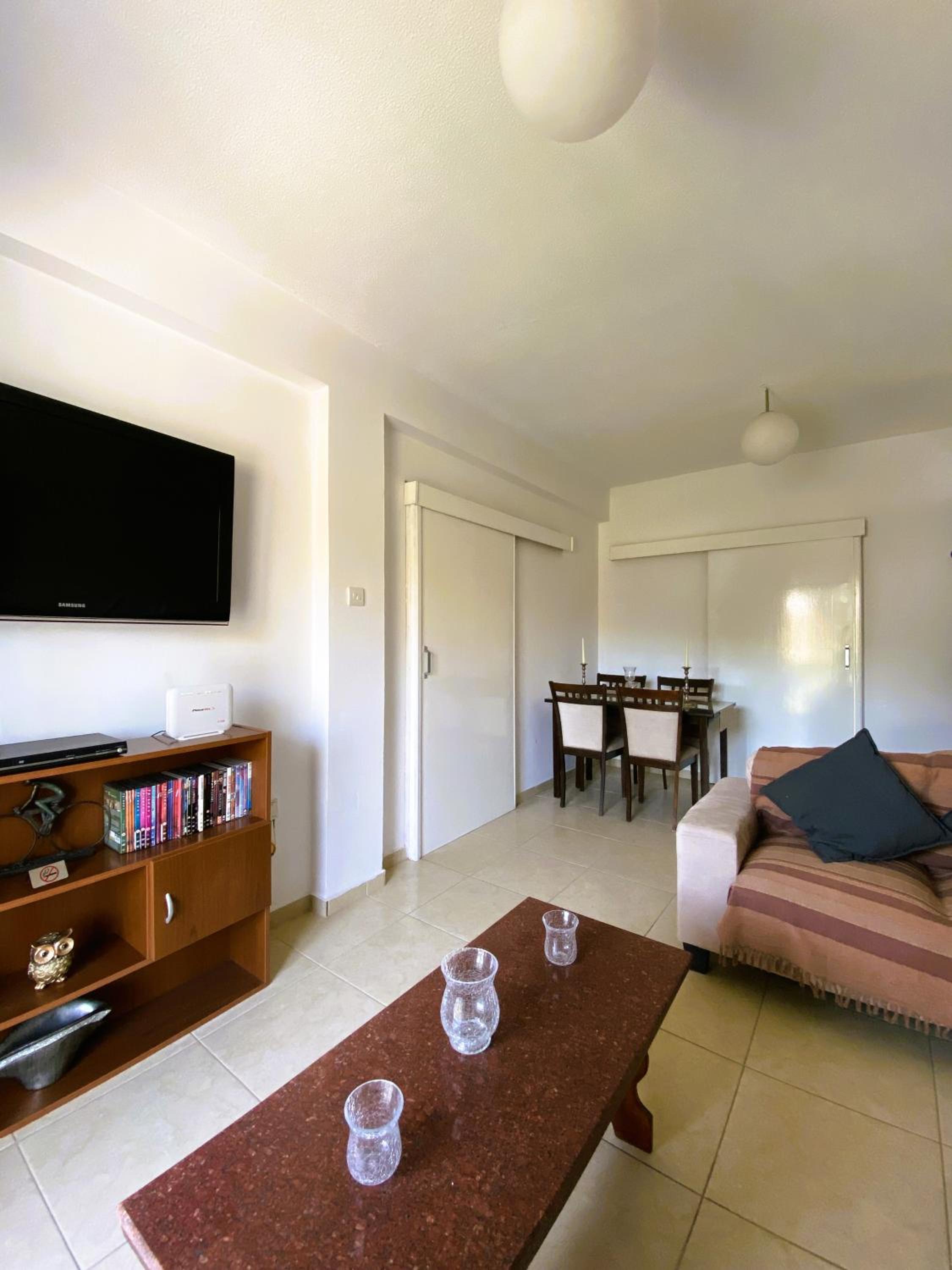 Penny's Kato Paphos Apartment view 4