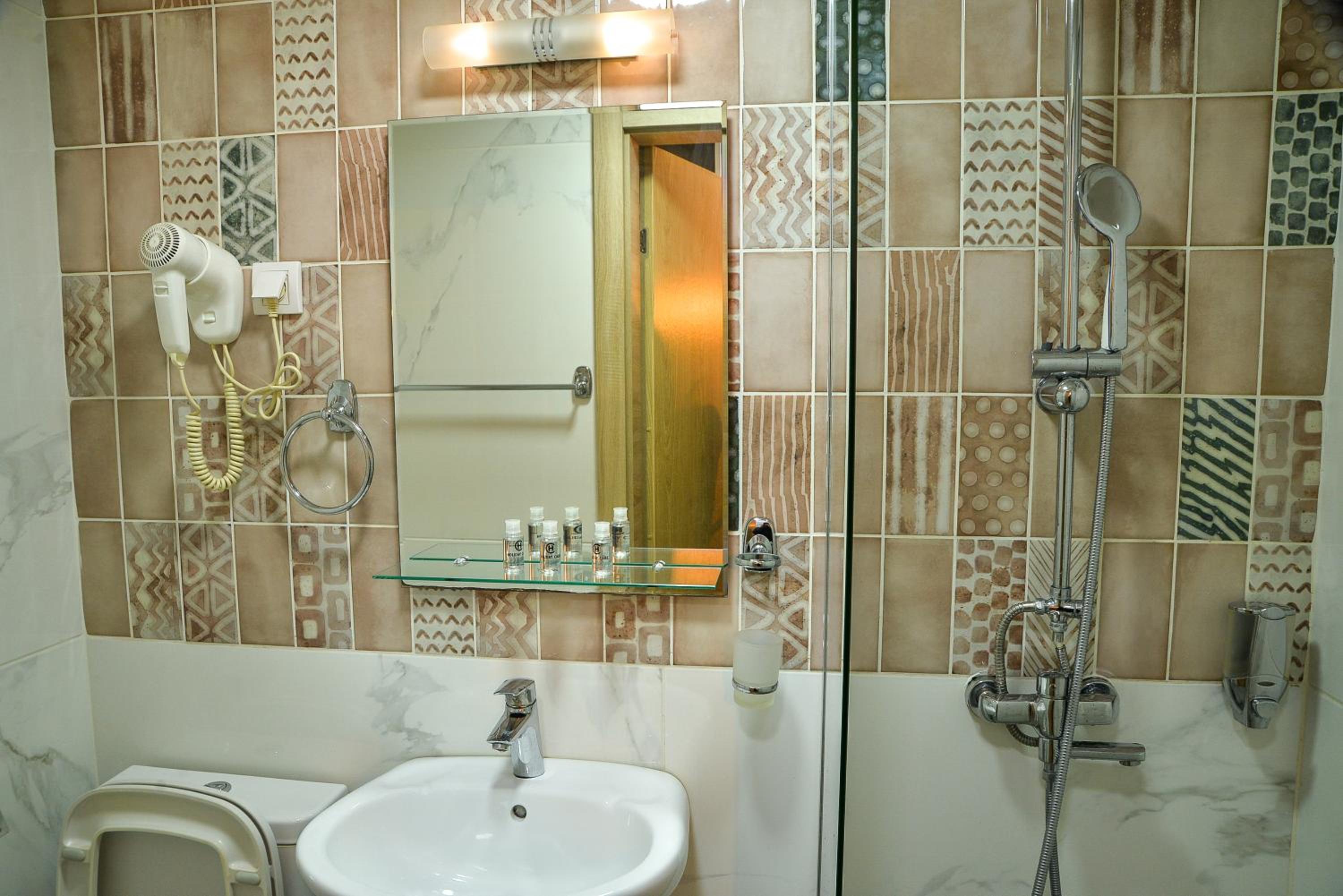 Photo 12