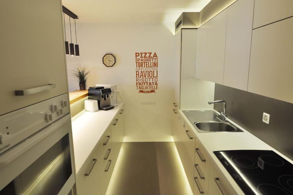 Ferienwohnung am See mit Pool und Sauna
