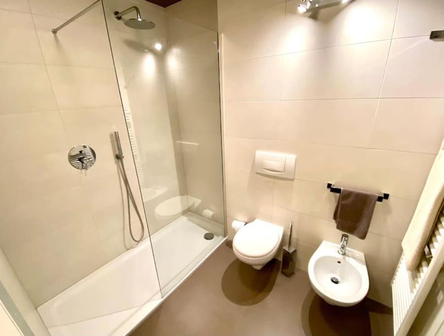 Ferienwohnung am See mit Pool und Sauna