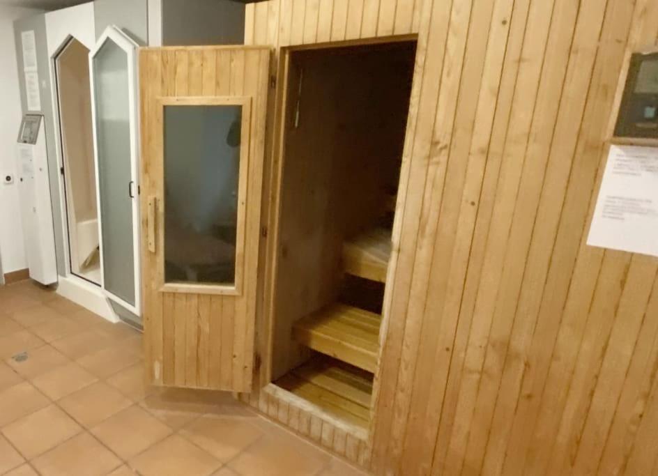 Ferienwohnung am See mit Pool und Sauna