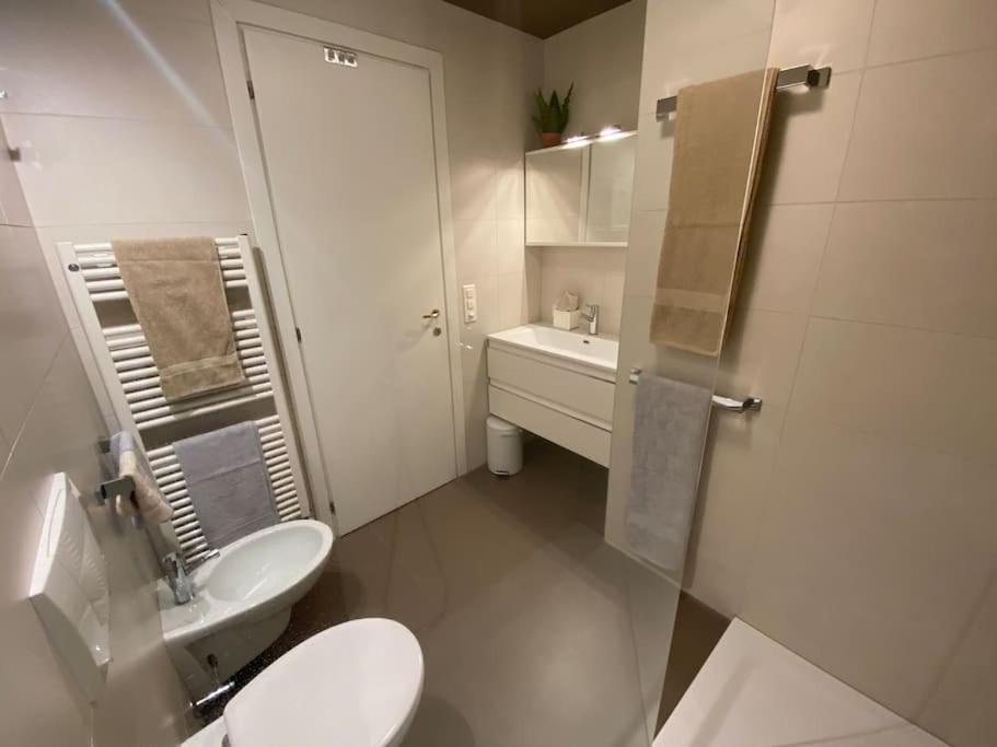 Ferienwohnung am See mit Pool und Sauna