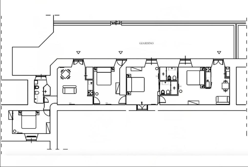 NEW-BIG Honey Colosseum 4bdr + 2sofa bed A/C
