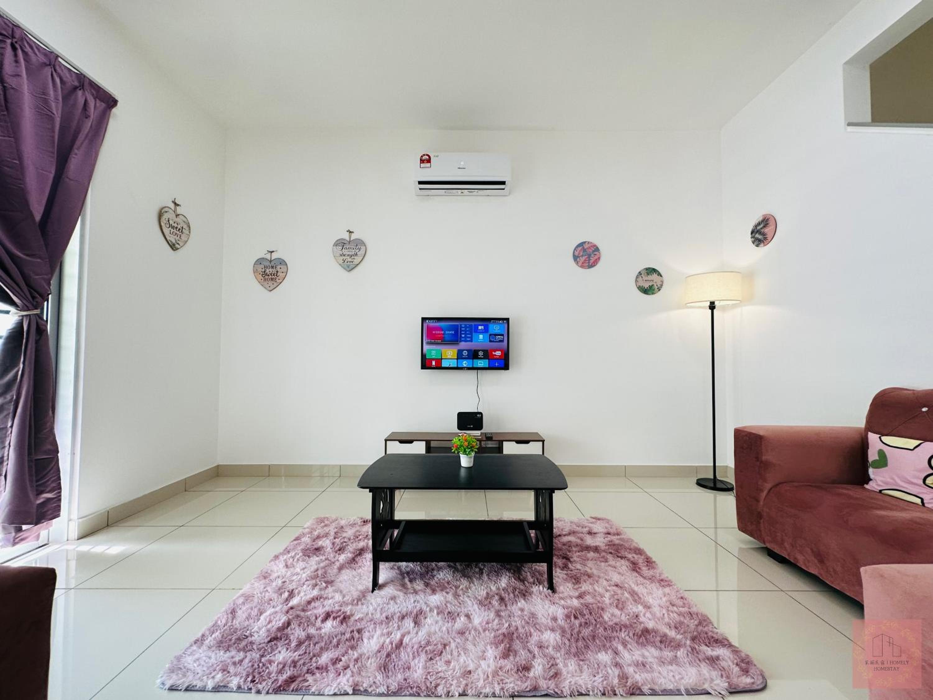 Homely, Guarded Community, 1km To Commercial Area