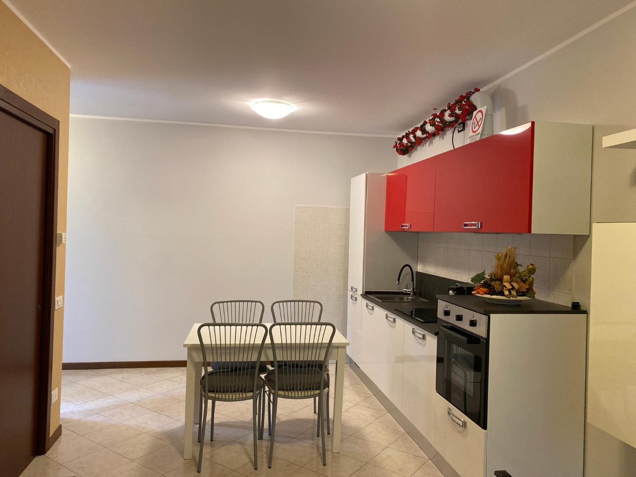 B e B House en Castellanza — kitchen