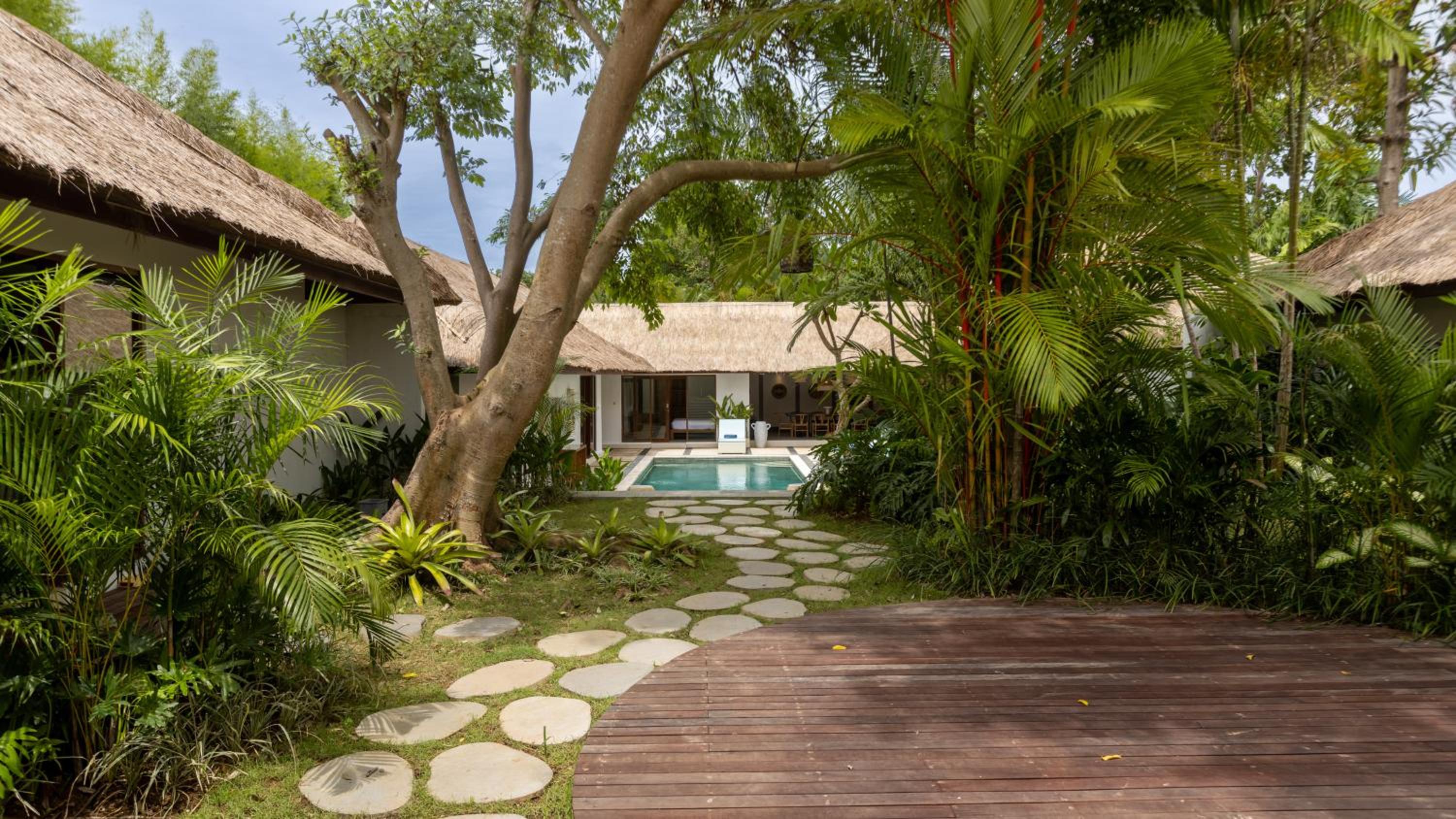 Spaceous 6BR Villa with Garden - Perfect for Groups & Families view 2