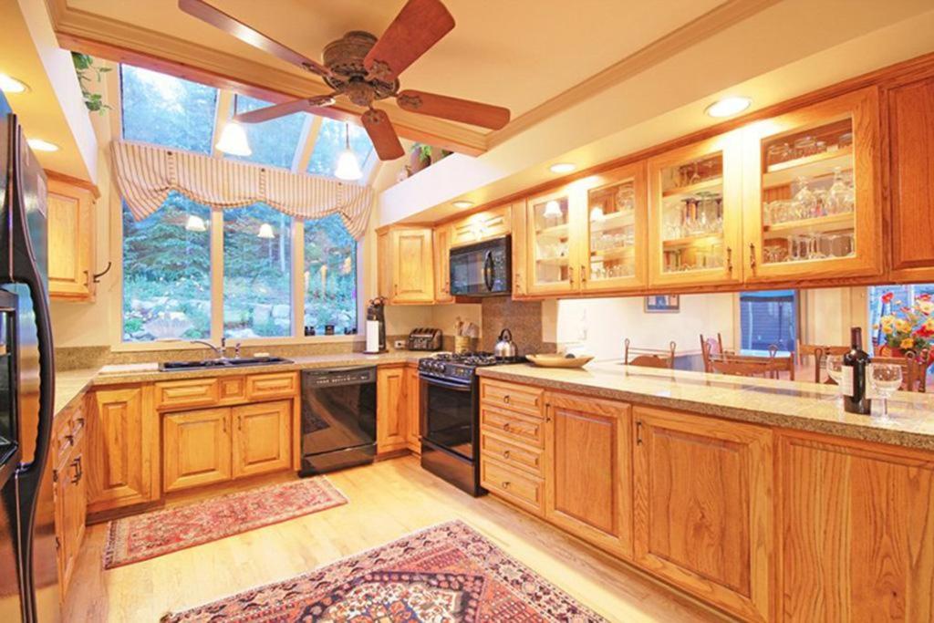 Lincoln Place Chalet