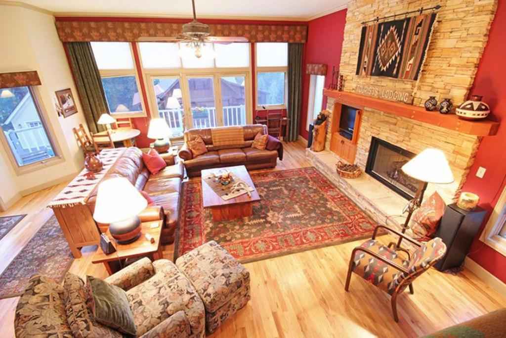 Lincoln Place Chalet