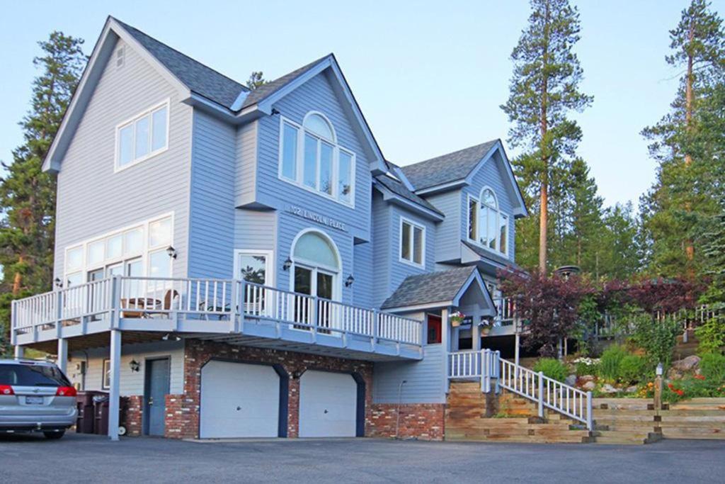Lincoln Place Chalet