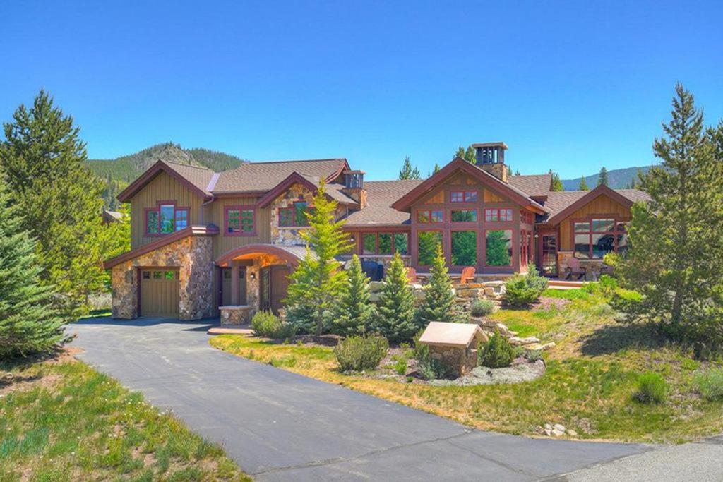 Long Ridge Lodge view 4