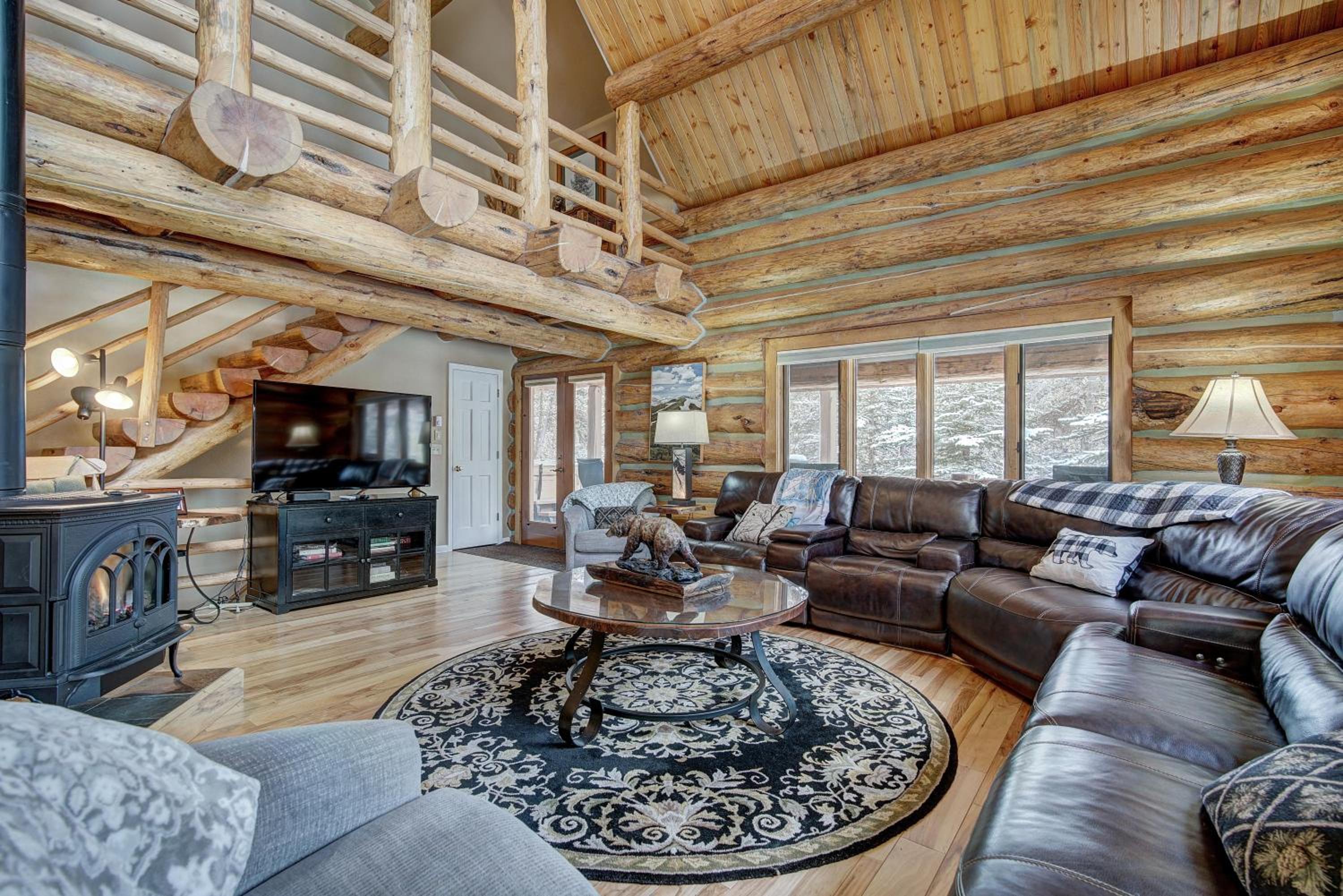 Peaceful Pines Log Lodge view 5