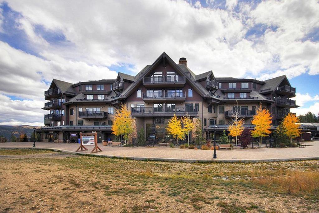 Crystal Peak Penthouse view 3