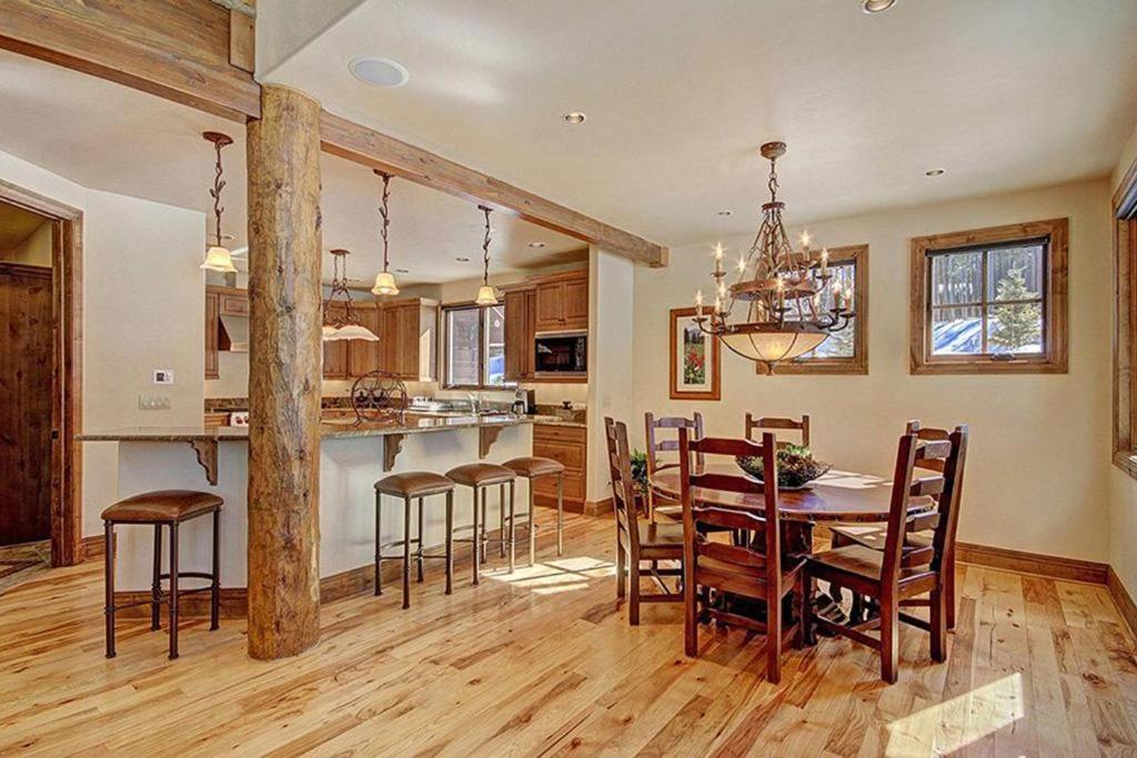 Ski Hill Lodge view 4