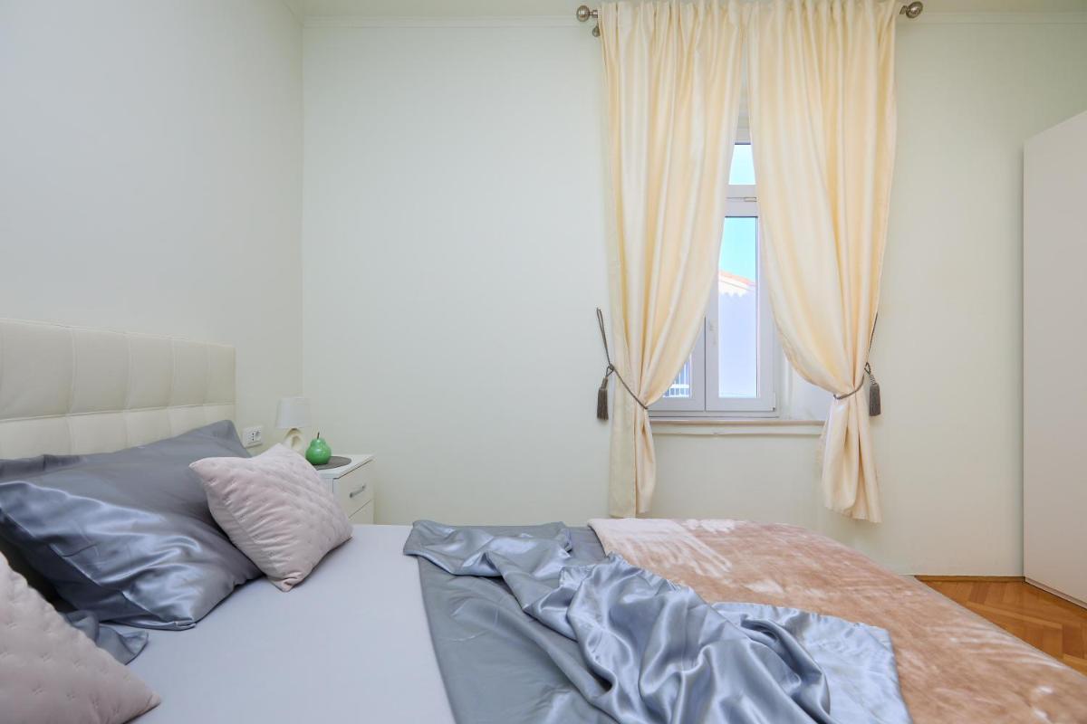 Spacious 4 Bedroom Dubrovnik Apartment